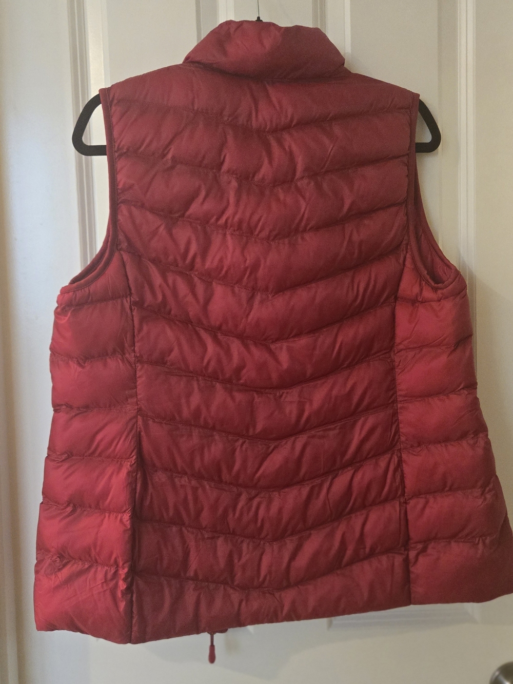 32 Degrees Women's Red Quilted Puffer Vest - Picture 3 of 3